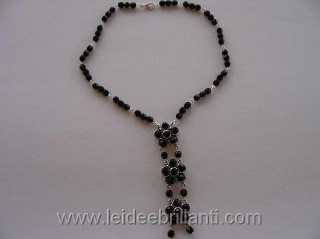 collier 3 fiori neri_1067x800.JPG